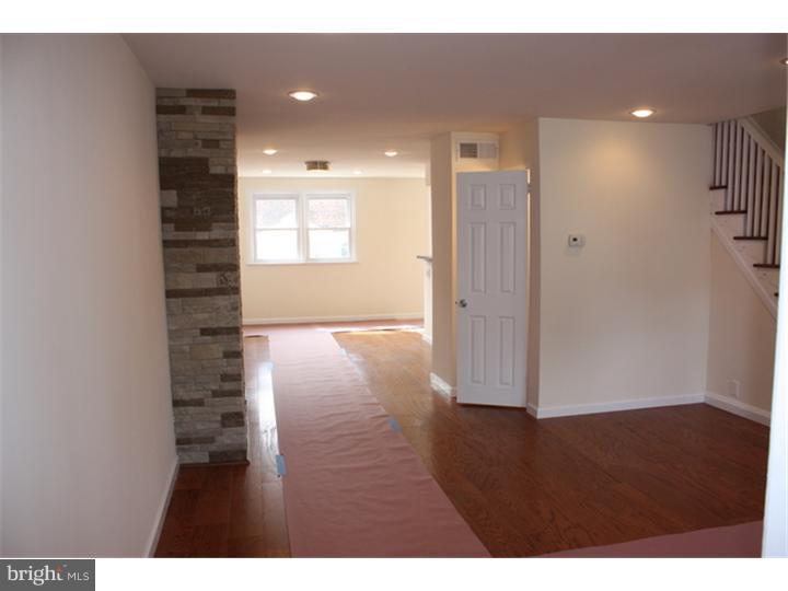 8238 Temple Road Philadelphia, PA 19150 - Photo 4 of 16 Living Room