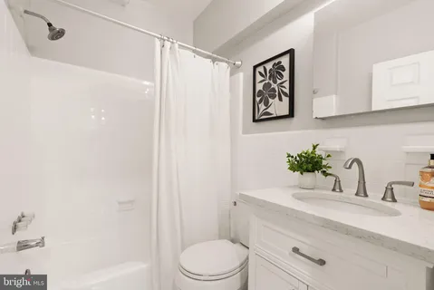 $320,000 | 3039 Macomb Street Northwest, Unit 2A, Washington, DC 20008
