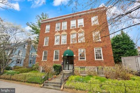 $320,000 | 3039 Macomb Street Northwest, Unit 2A, Washington, DC 20008