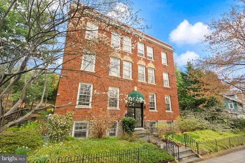 $320,000 | 3039 Macomb Street Northwest, Unit 2A, Washington, DC 20008
