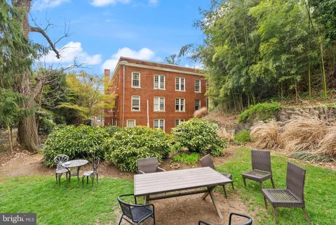 $320,000 | 3039 Macomb Street Northwest, Unit 2A, Washington, DC 20008