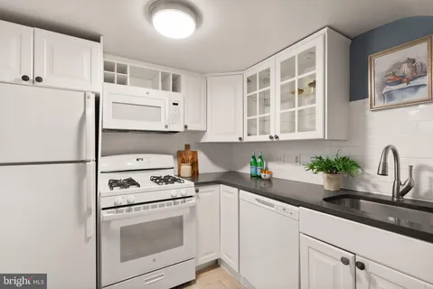 $320,000 | 3039 Macomb Street Northwest, Unit 2A, Washington, DC 20008