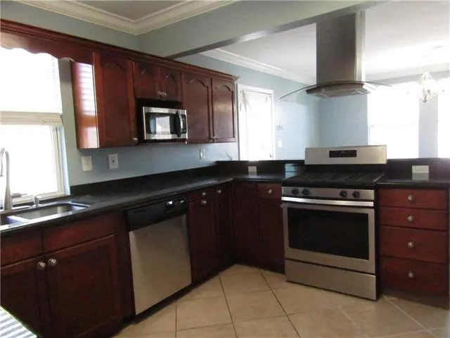 $240,000 | 7207 Friscoville Avenue, Arabi, LA 70032