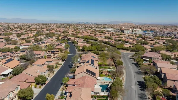 $3,700 | 10378 Grizzly Forest Drive, Las Vegas, NV 89178