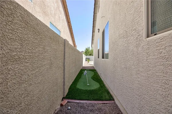 $3,700 | 10378 Grizzly Forest Drive, Las Vegas, NV 89178