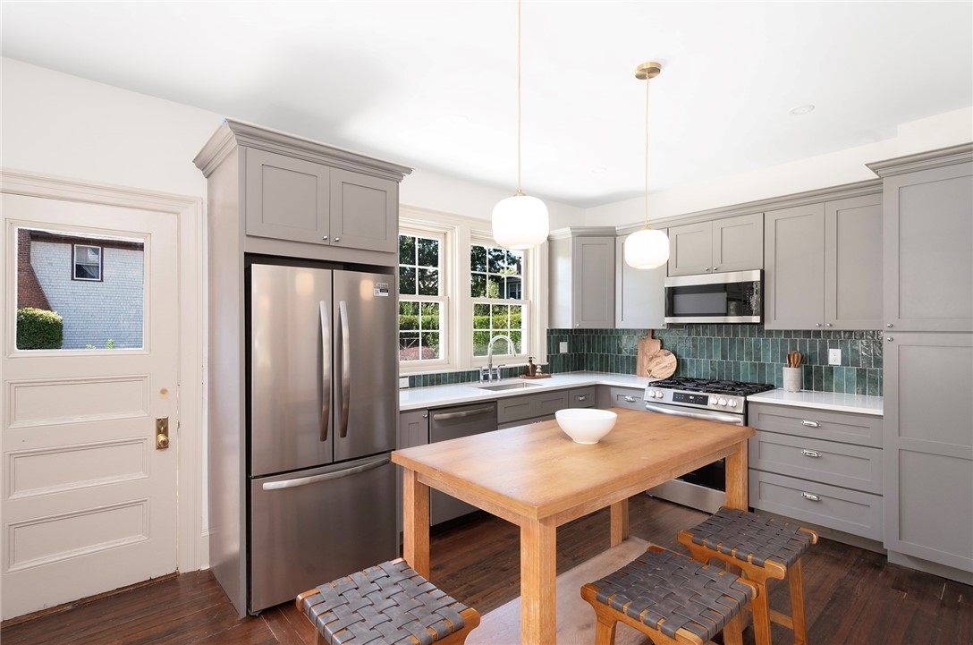 294 Cole Avenue Providence, RI 02906 - Photo 18 of 45