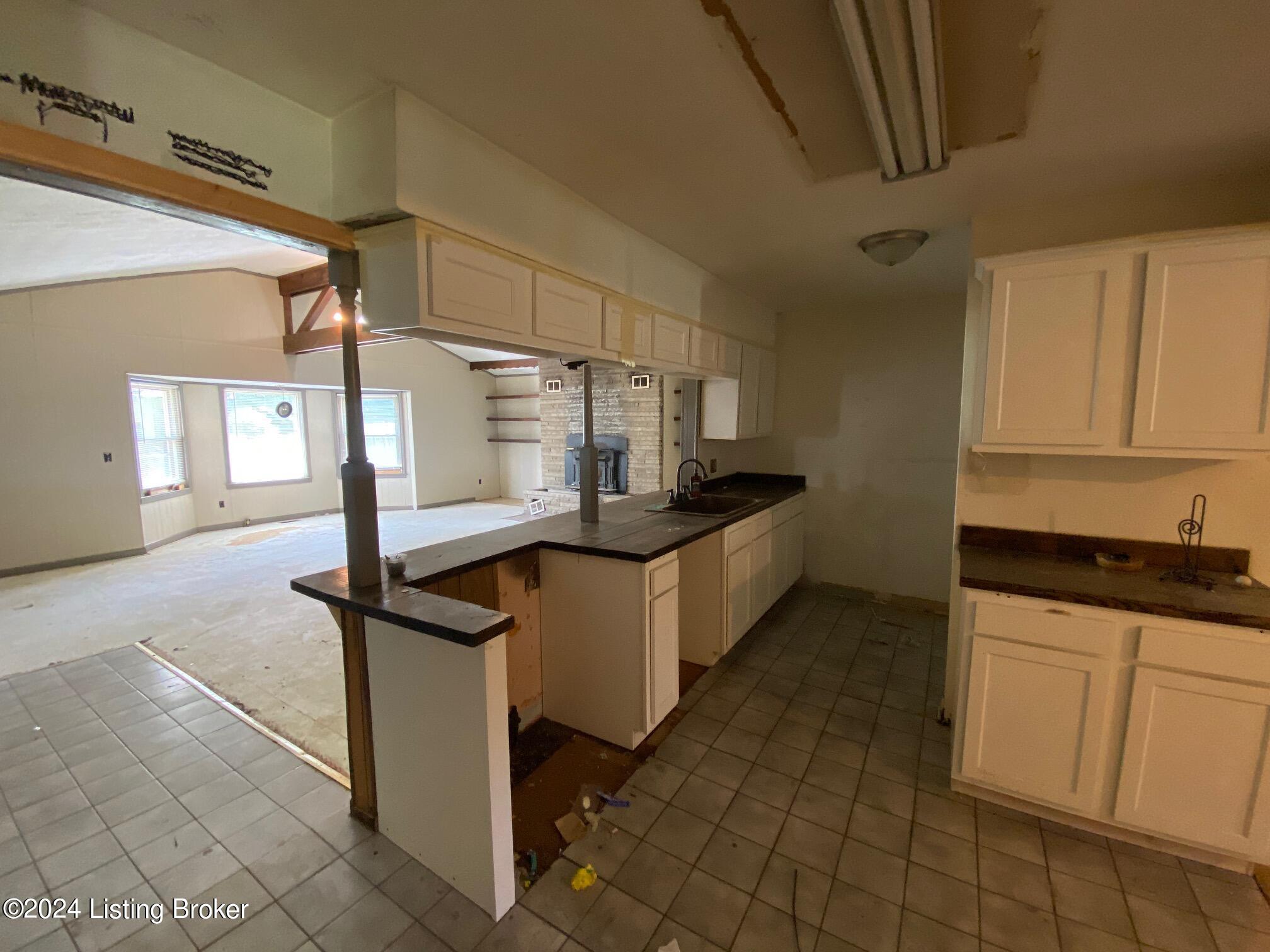5023 Terry Road Louisville, KY 40216 - Photo 5 of 16 5023 Terry Rd (2)
