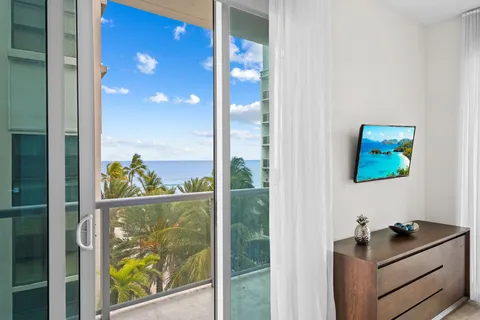 $465,000 | 777 North Ocean Drive, Unit N407, Hollywood, FL 33019