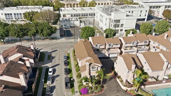 $669,000 | 2915 East 60th Place, Unit A, Huntington Park, CA 90255