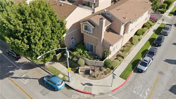 $669,000 | 2915 East 60th Place, Unit A, Huntington Park, CA 90255