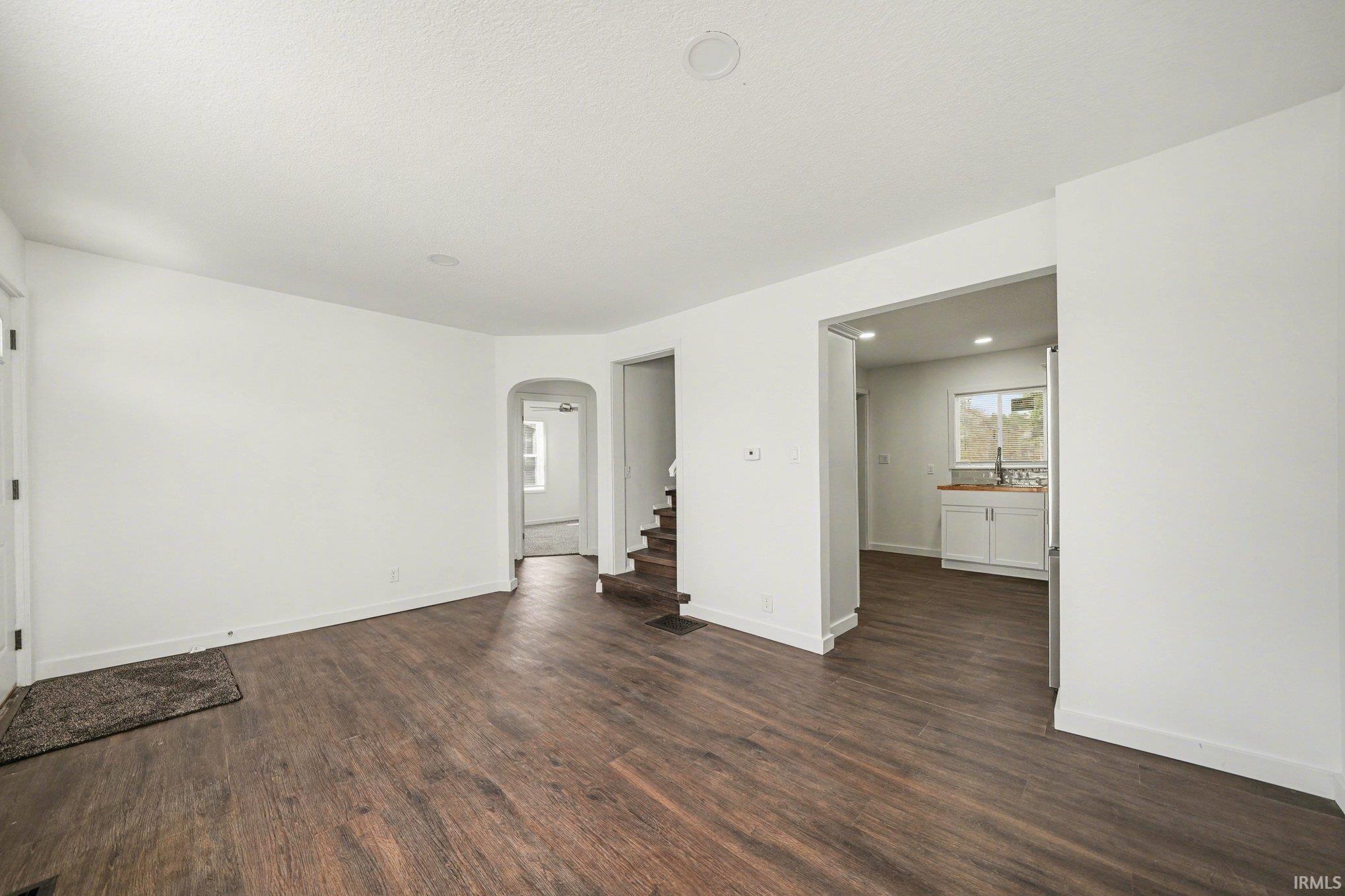55849 Mayflower Road South Bend, IN 46619 - Photo 6 of 26 Gallery Image 6