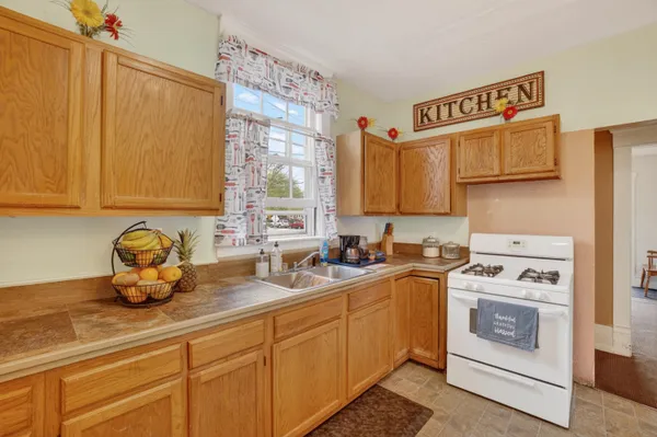 $129,900 | 111 West Barnes Avenue, Lansing, MI 48910