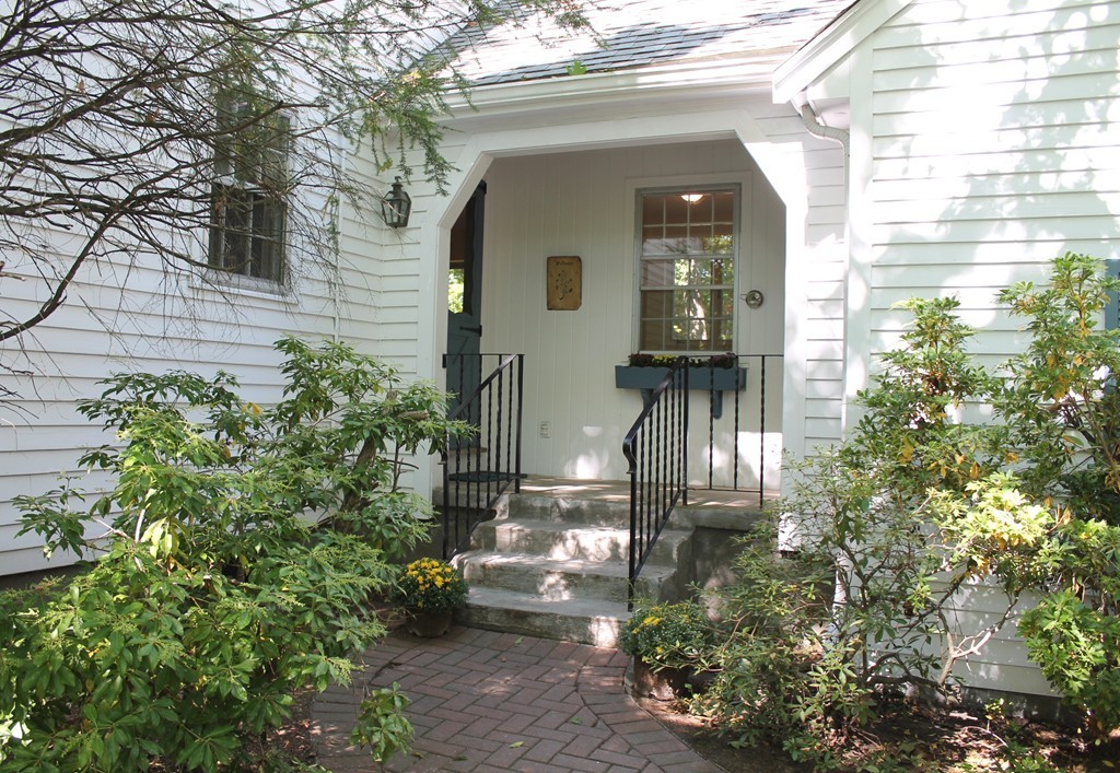 8 Frost Road Lexington, MA 02420 - Photo 11 of 18