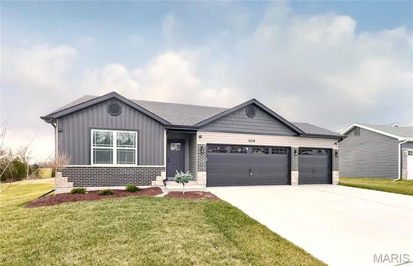 $339,900 | 124 Peruque Creek Manor, Wright City, MO 63390