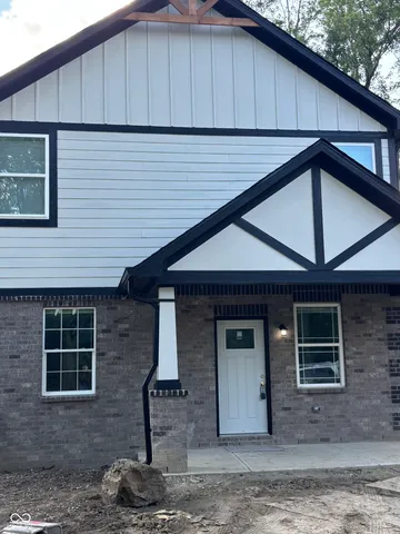 $299,999 | 1924 North Lesley Avenue, Indianapolis, IN 46218