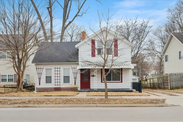 $165,000 | 806 West Market Street, Bloomington, IL 61701