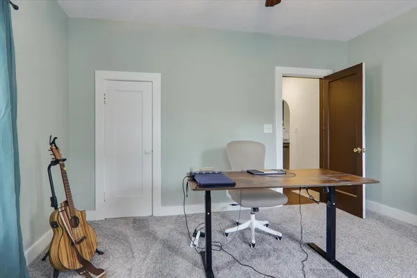 $165,000 | 806 West Market Street, Bloomington, IL 61701