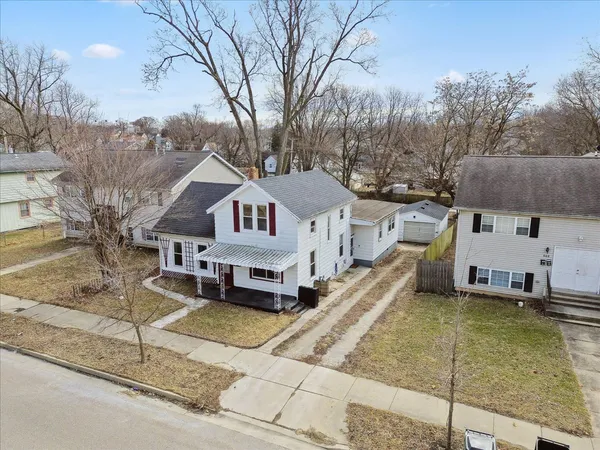 $165,000 | 806 West Market Street, Bloomington, IL 61701