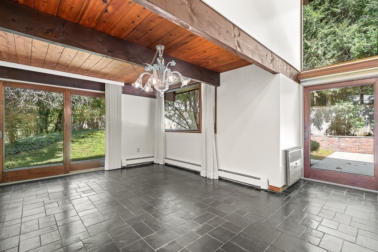 7 Arnold Road Wellesley, MA 02481 - Photo 11 of 35 Gallery Image 11