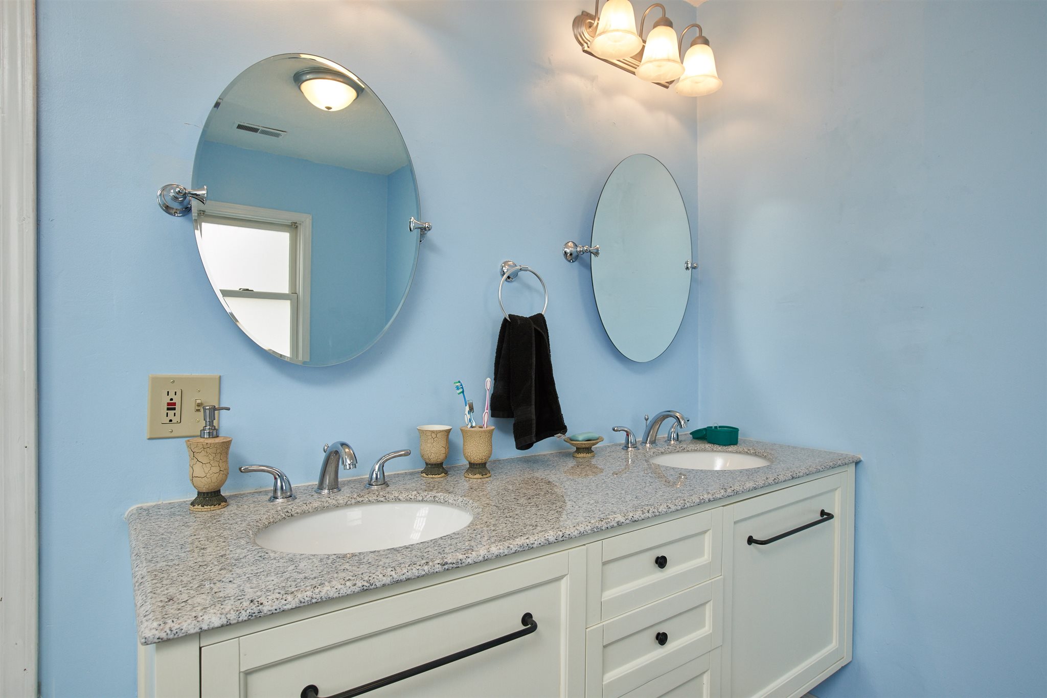 400 Locust Street Newburgh, IN 47630 - Photo 5 of 33 Gallery Image 5