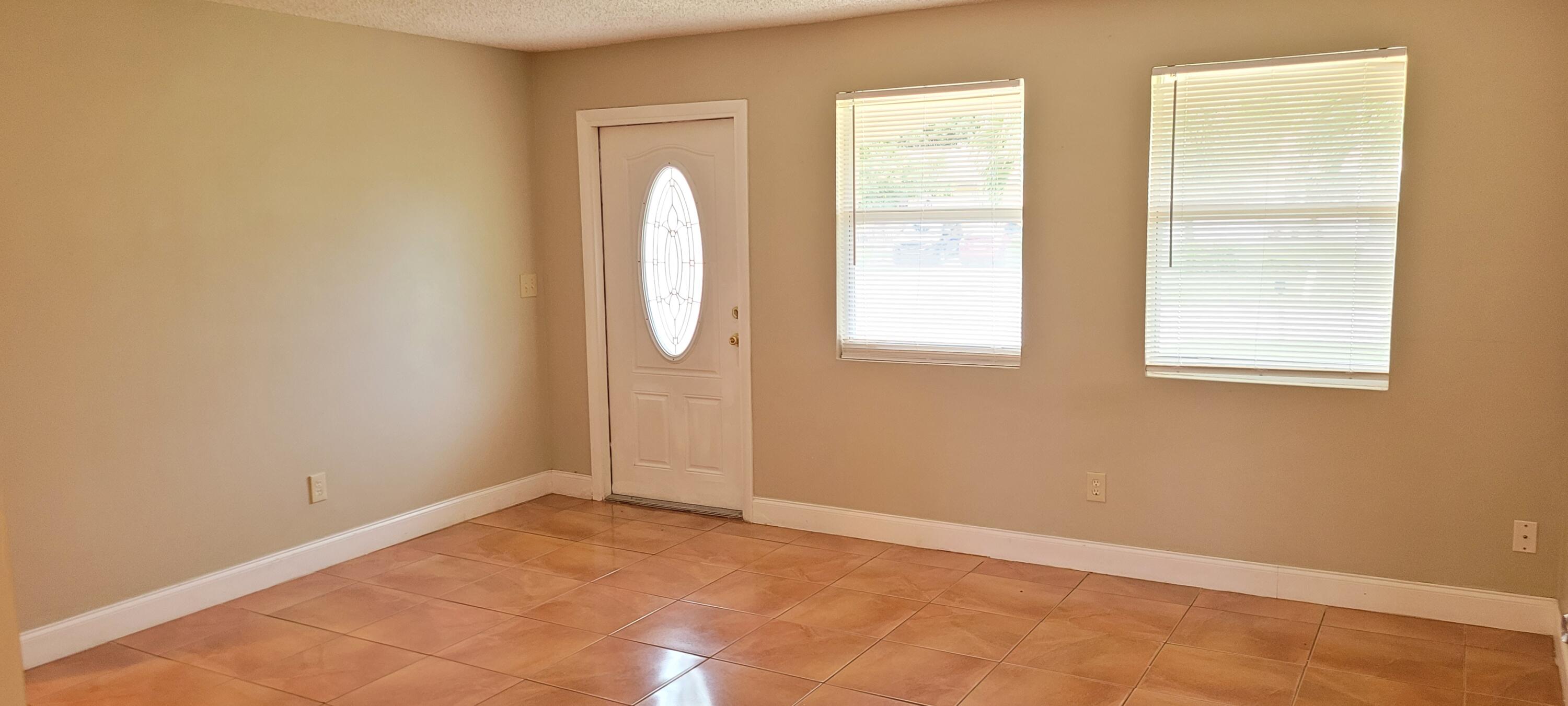 70 Miner Road Boynton Beach, FL 33435 - Photo 4 of 12 20211124_152149