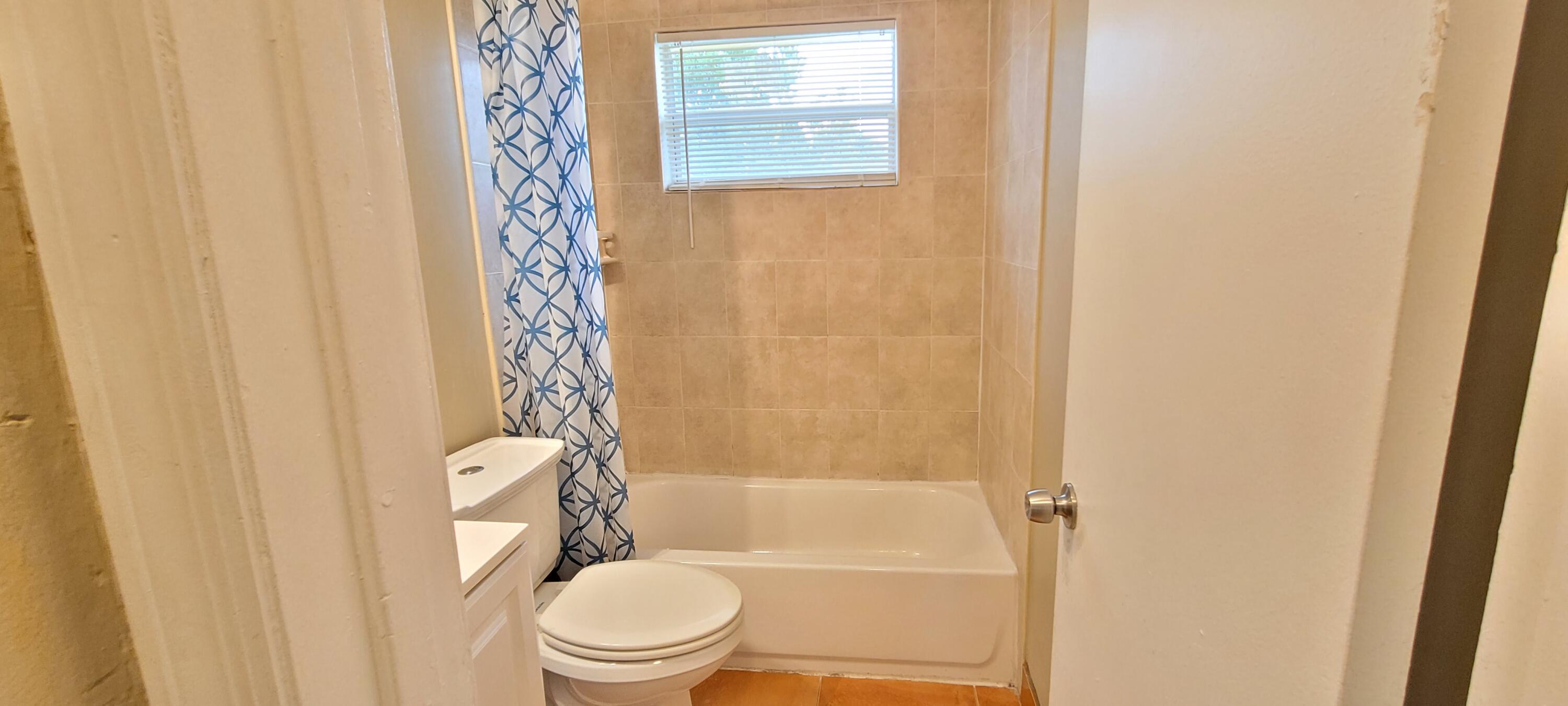 70 Miner Road Boynton Beach, FL 33435 - Photo 7 of 12 20211124_152606