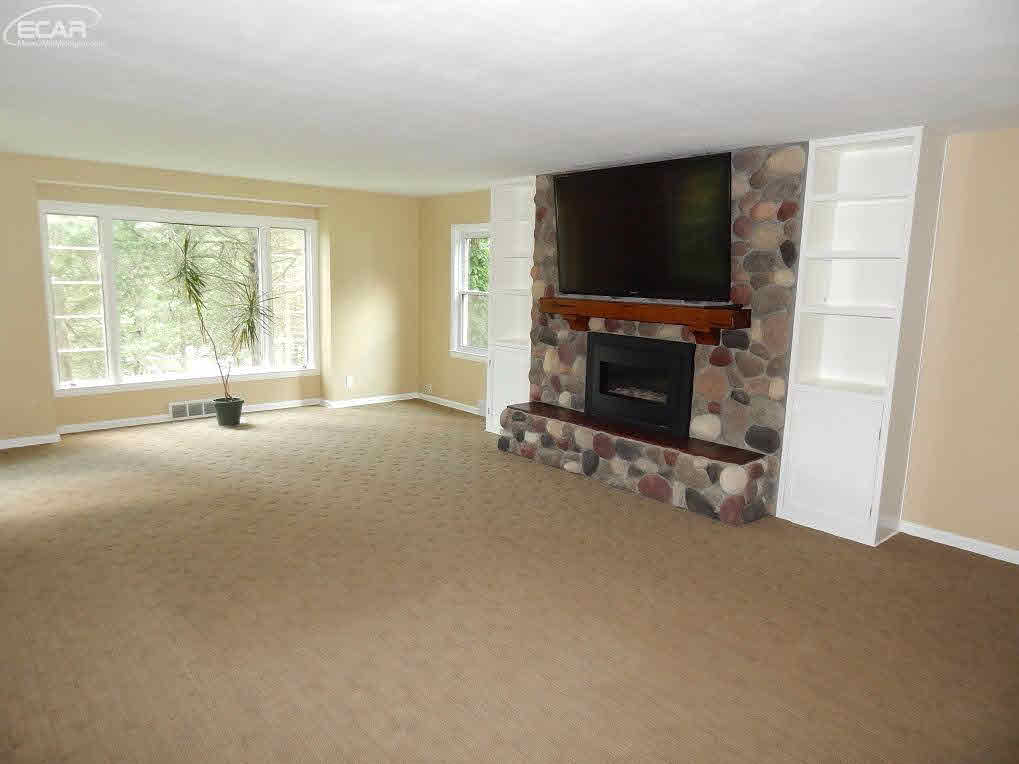 7196 North McKinley Road Flushing, MI 48433 - Photo 6 of 51 21320202-5.JPG