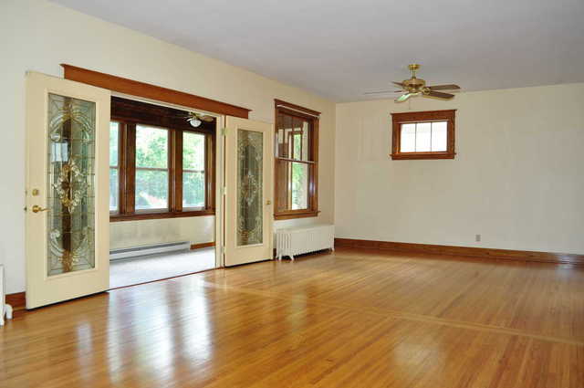173 Gage Road Riverside, IL 60546 - Photo 2 of 18