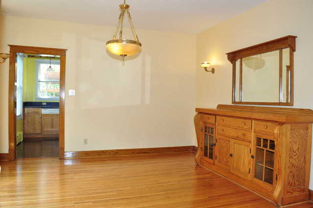 173 Gage Road Riverside, IL 60546 - Photo 4 of 18