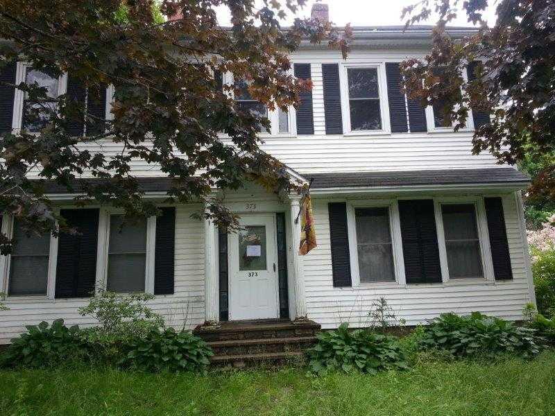 373 Main Street Warren, ME 04864 - Photo 1 of 7 Exterior Front.