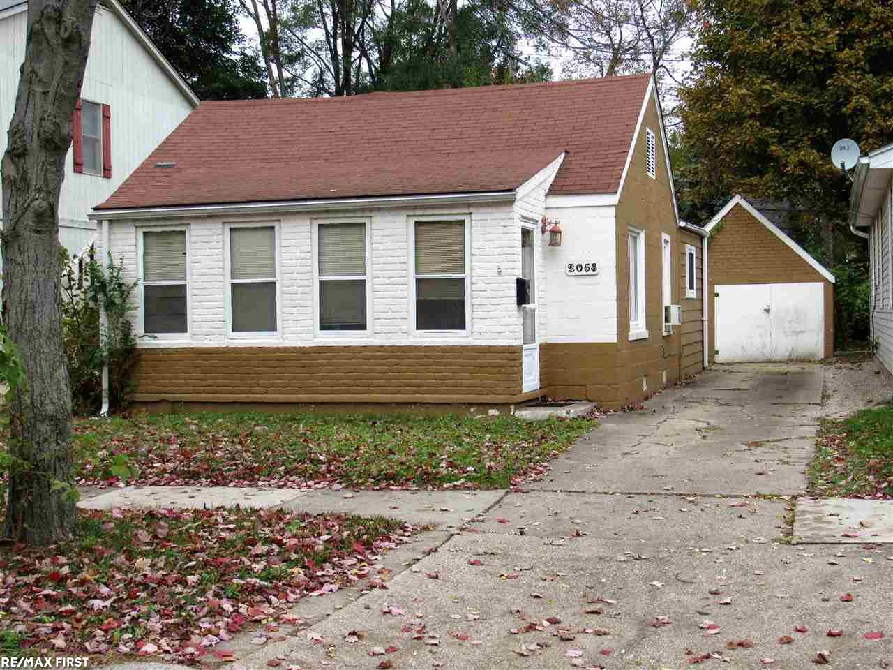 2058 Ridgemont Road Grosse Pointe, MI 48236 - Photo 16 of 21 31364311-15.JPG