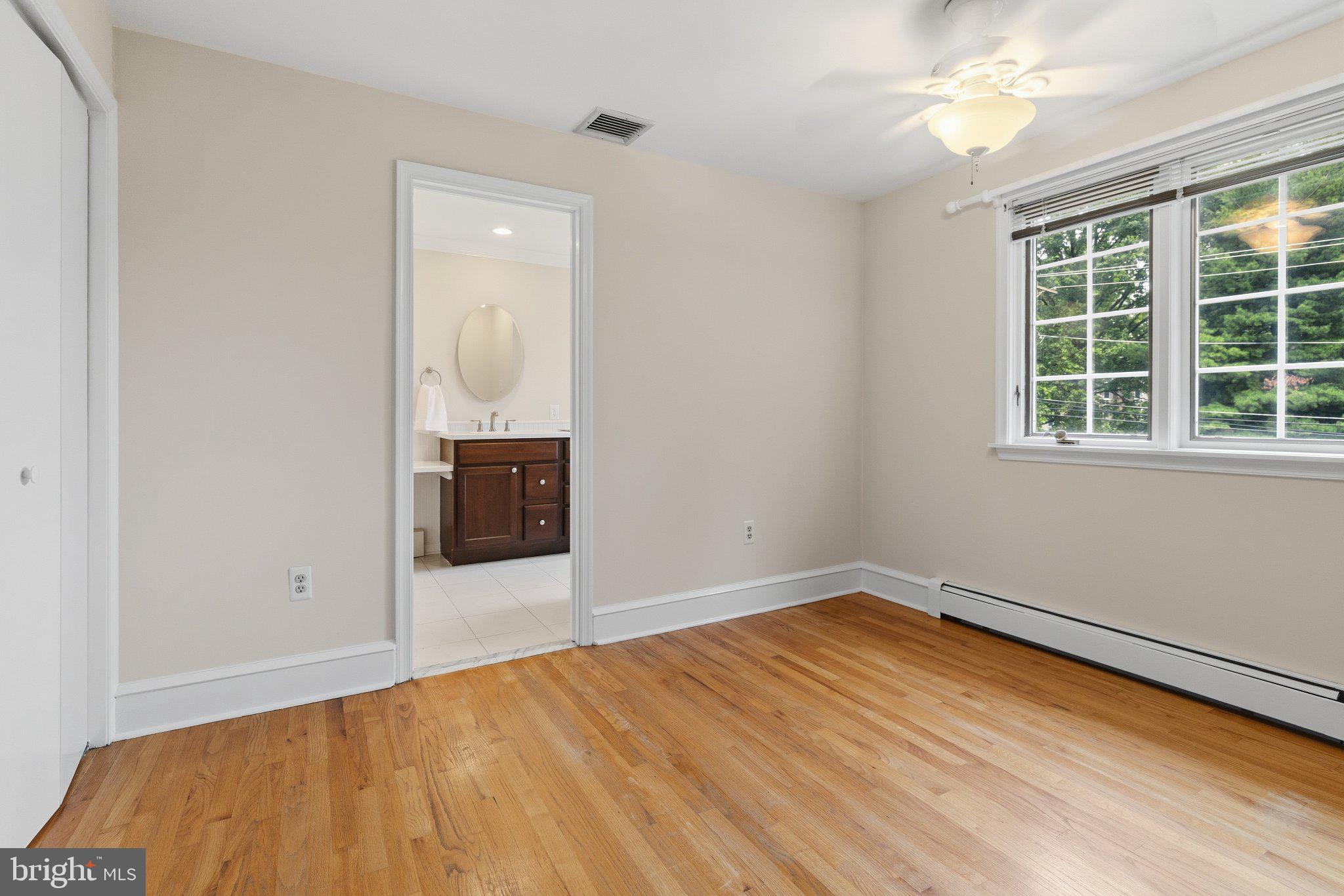 1046 Huntingdon Road Abington, PA 19001 - Photo 32 of 53 Main Bedroom with view of Main Bathroom