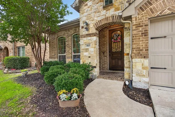 $299,990 | 1013 Somerset Circle, Forney, TX 75126