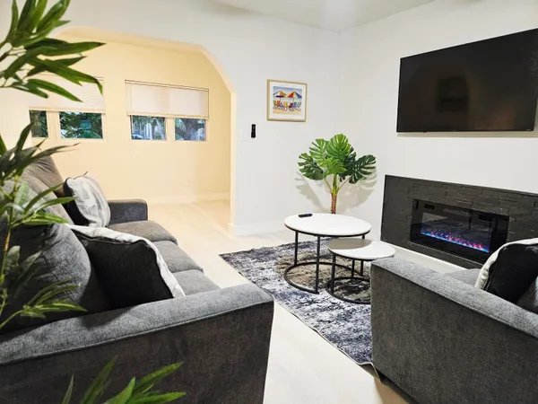 $3,500 | 719 Briggs Street, West Palm Beach, FL 33405