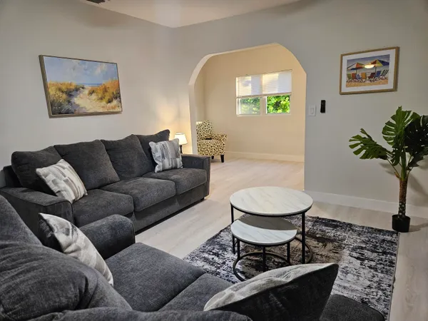 $3,500 | 719 Briggs Street, West Palm Beach, FL 33405