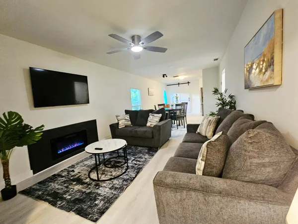 $3,500 | 719 Briggs Street, West Palm Beach, FL 33405