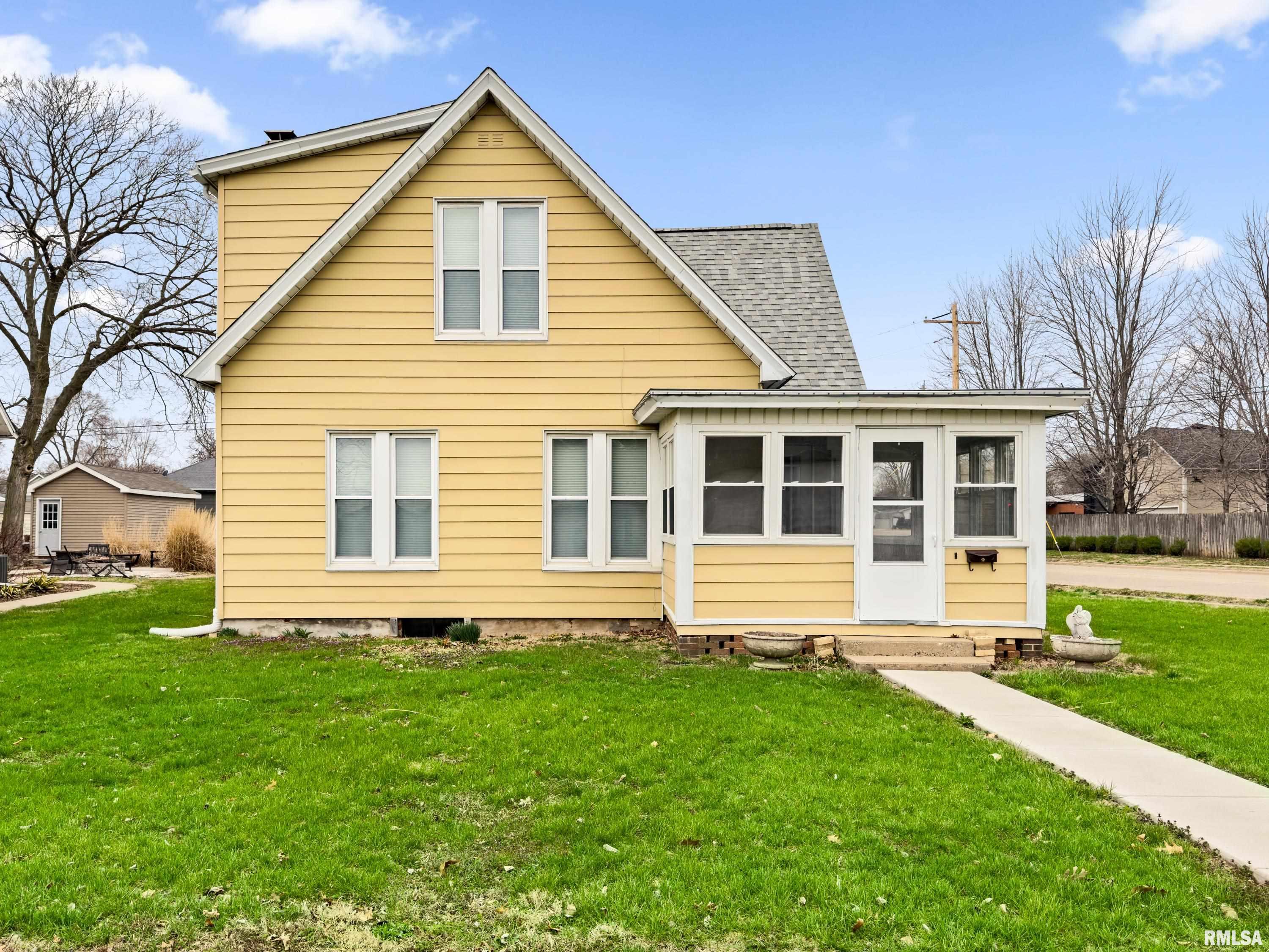 1249 North 5th Street Chillicothe, IL 61523 - Photo 2 of 37