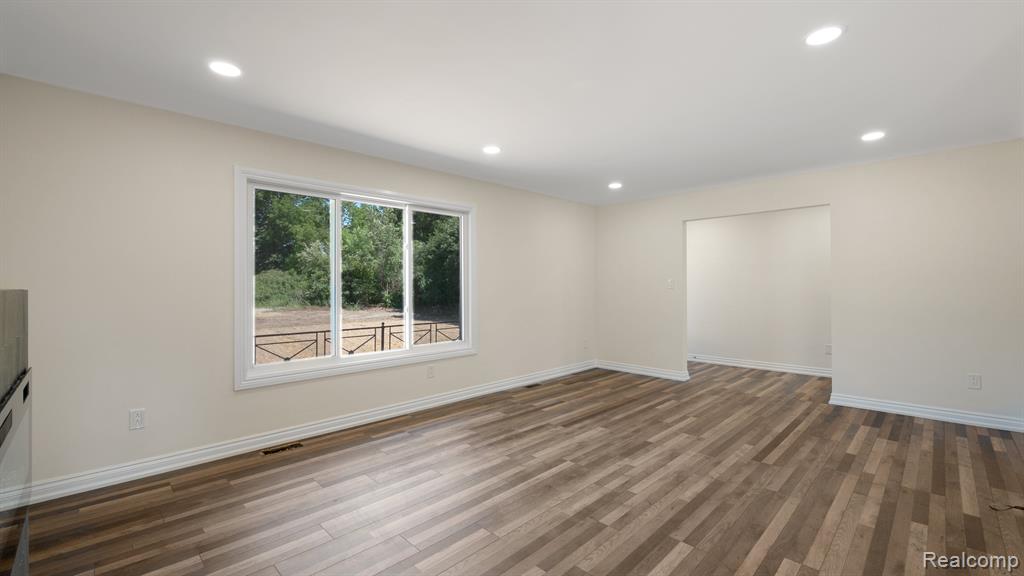 2164 East Hamlin Road Rochester Hills, MI 48307 - Photo 5 of 34