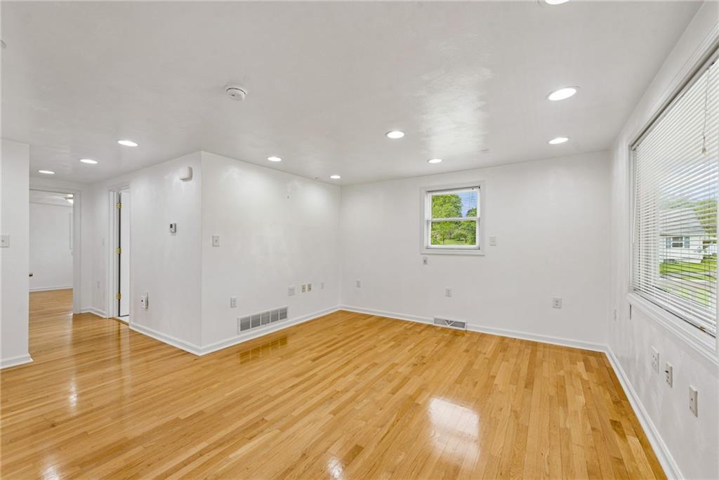 13400 Ridge Road Irwin, PA 15642 - Photo 4 of 31