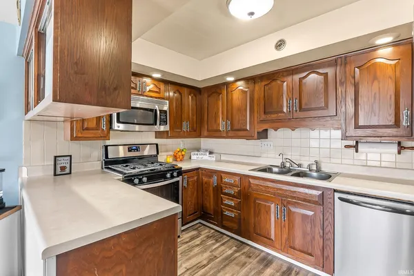 $281,000 | 1426 Lakewood Drive, Fort Wayne, IN 46819
