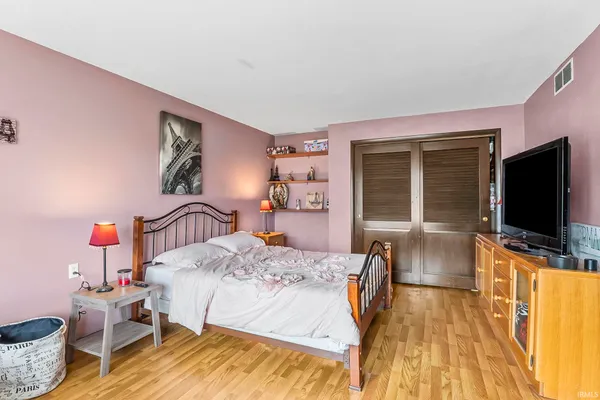 $281,000 | 1426 Lakewood Drive, Fort Wayne, IN 46819