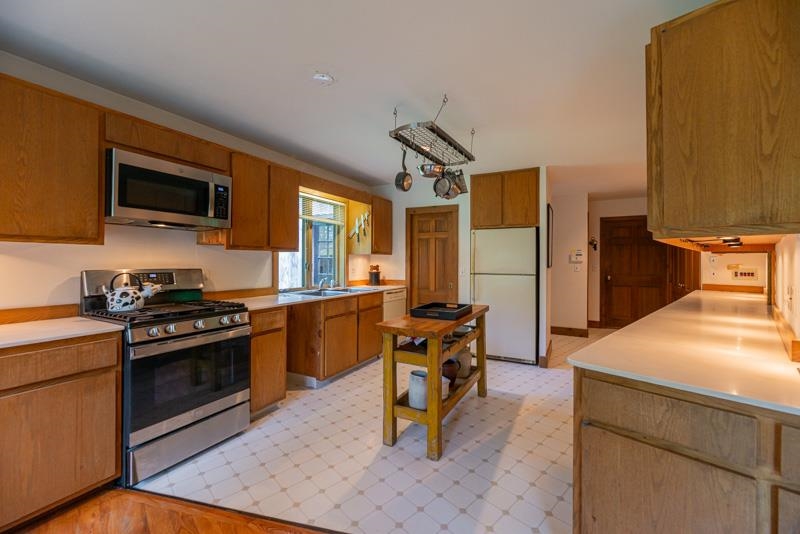 55 Uphill Road Landgrove, VT 05148 - Photo 7 of 41