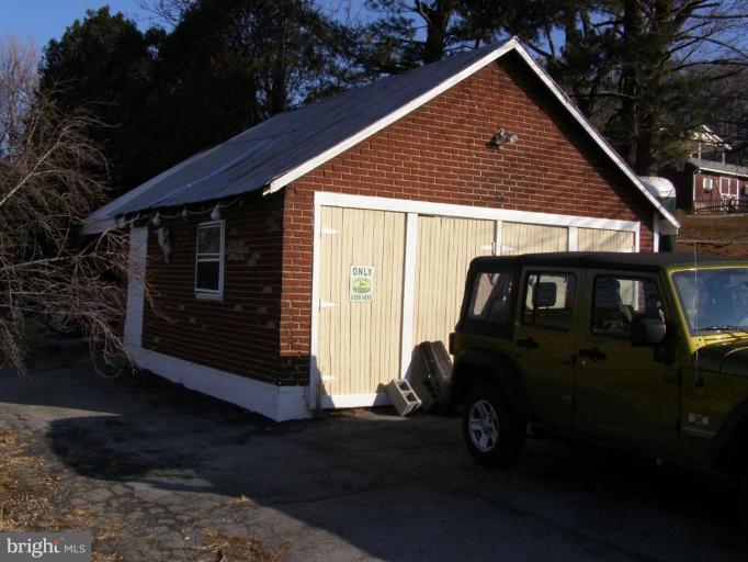 7731 Creager Road Waynesboro, PA 17268 - Photo 17 of 19 Garage 2