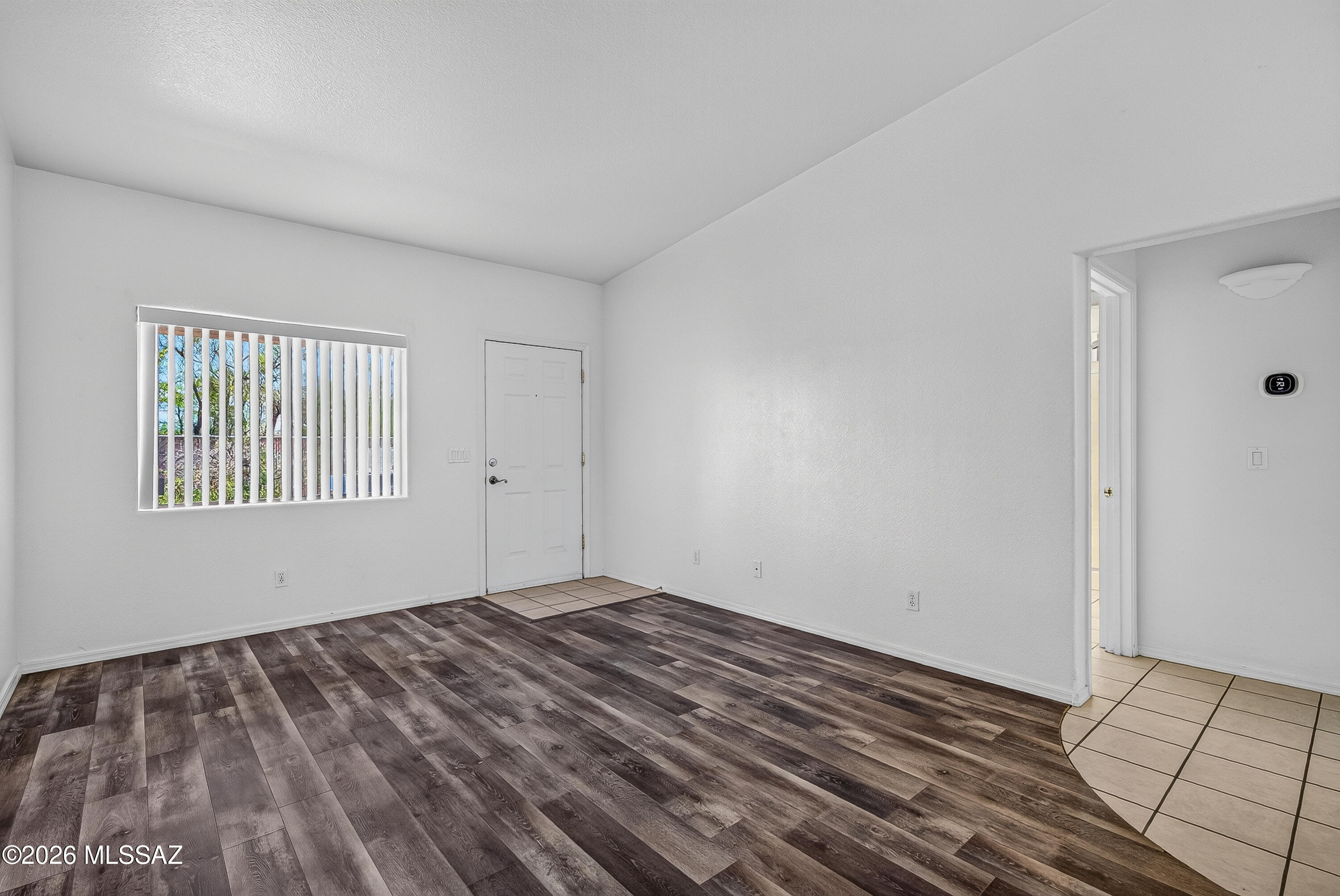 8935 East Golf Links Road Tucson, AZ 85730 - Photo 14 of 38 LIVING ROOM
