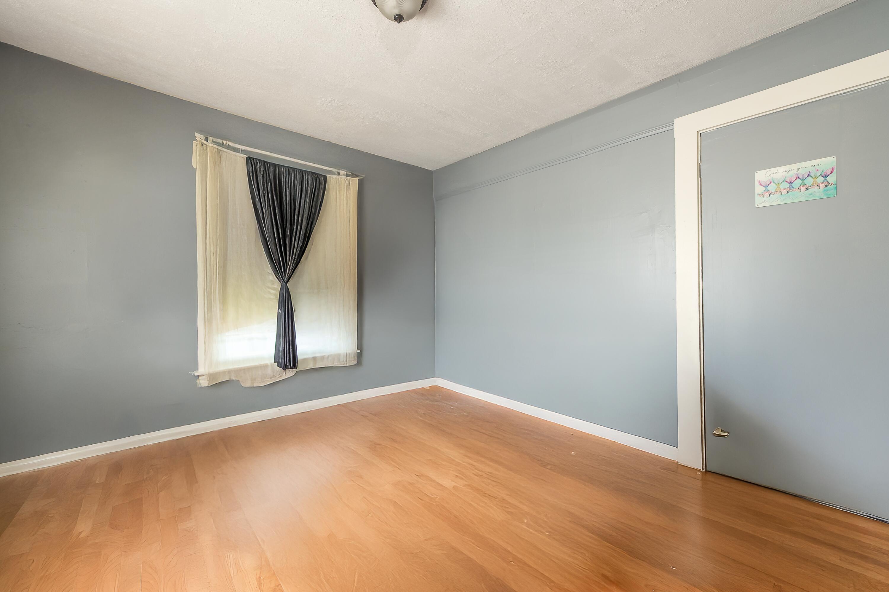 323 Cumberland Street Rumford, ME 04276 - Photo 6 of 14 DSC_2602-Edit