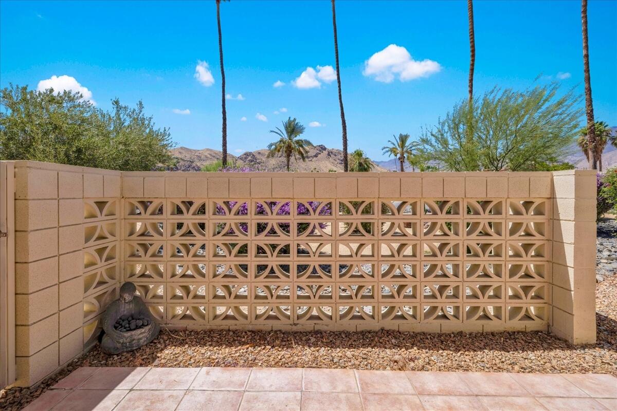 1859 Sandcliff Road Palm Springs, CA 92264 - Photo 9 of 37 Dining Patio