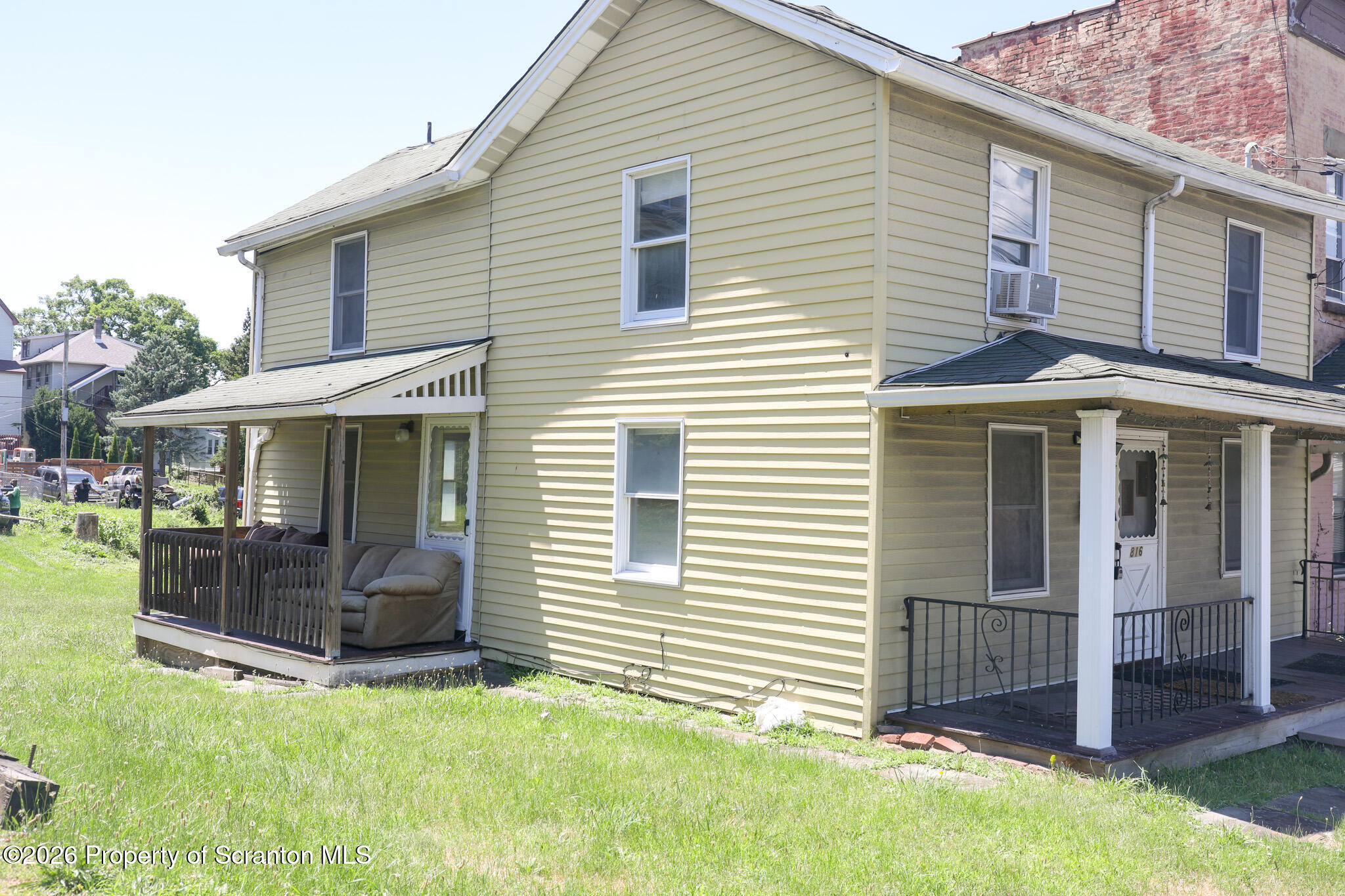 816 Moosic Street Scranton, PA 18505 - Photo 2 of 19 2 (27)