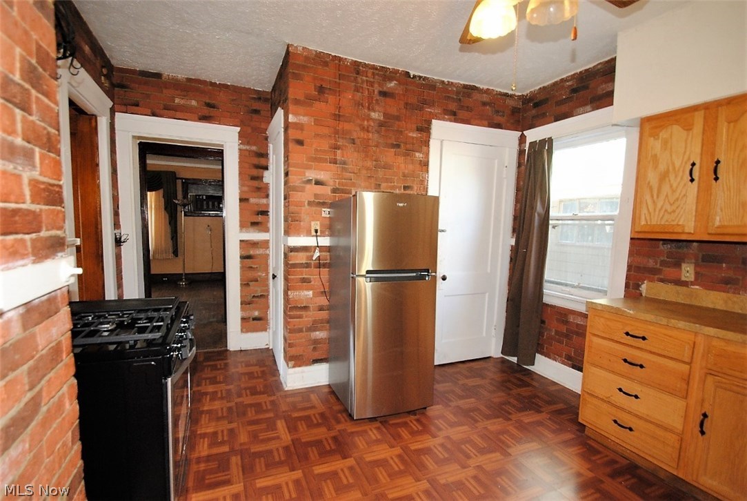 879 Herrick Road Cleveland, OH 44108 - Photo 13 of 29 Gallery Image 13