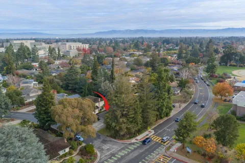 $4,498,000 | 999 Hayman Place, Los Altos, CA 94024