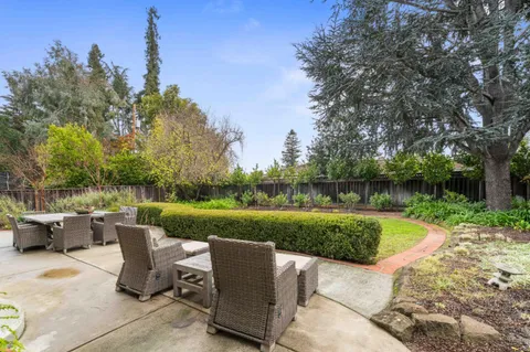 $4,498,000 | 999 Hayman Place, Los Altos, CA 94024
